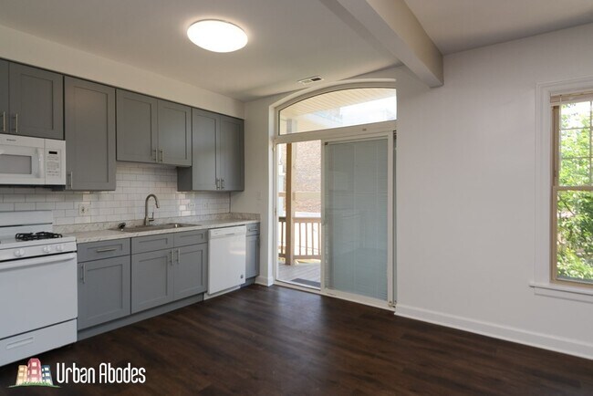 Foto del edificio - 5208 N Sawyer Ave