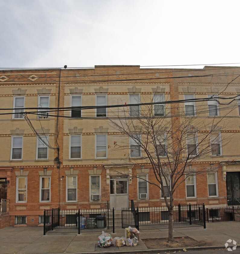 Foto del edificio - 30-91 44th St