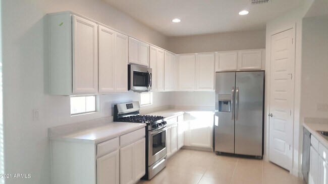 Building Photo - 7276 S 22nd Ln