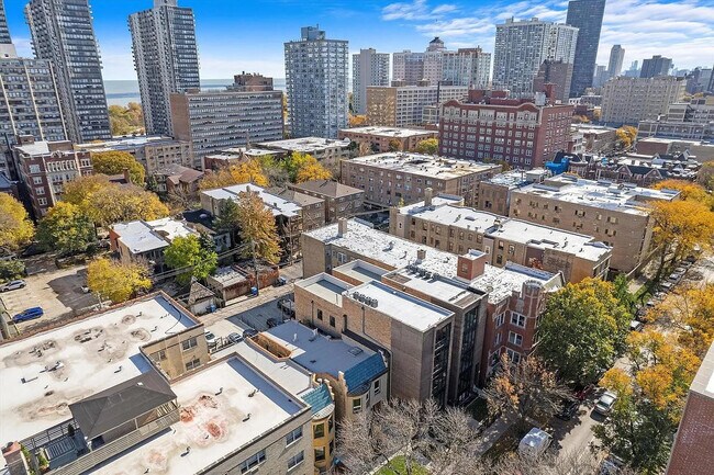 Foto del edificio - 5733 N Winthrop Ave