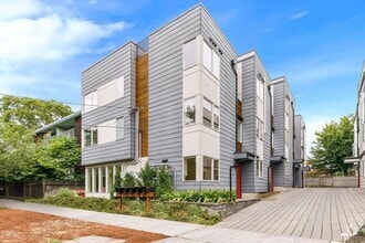 Building Photo - 1520 13th Ave S