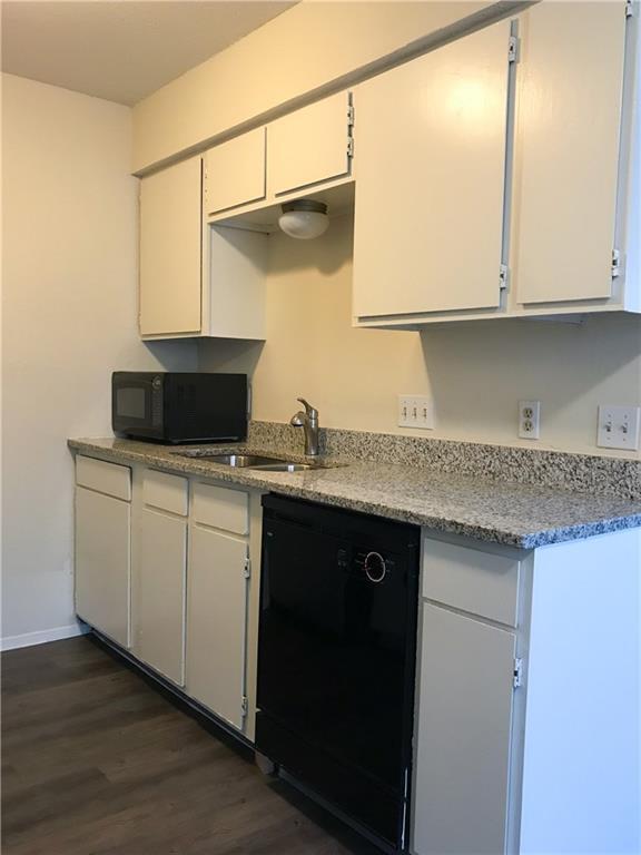 Building Photo - 1203 W 49th St