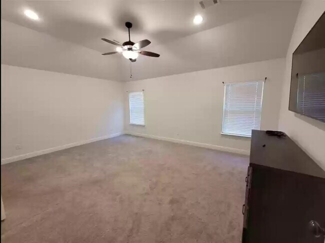 Foto del edificio - Available July 1, 2025. 3 Bedroom 2 Bath Home