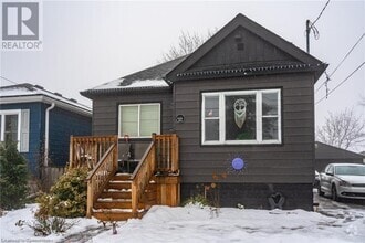 Building Photo - 203 E 15th St