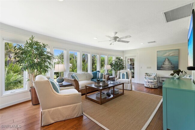 Foto del edificio - 2700 Treasure Ln