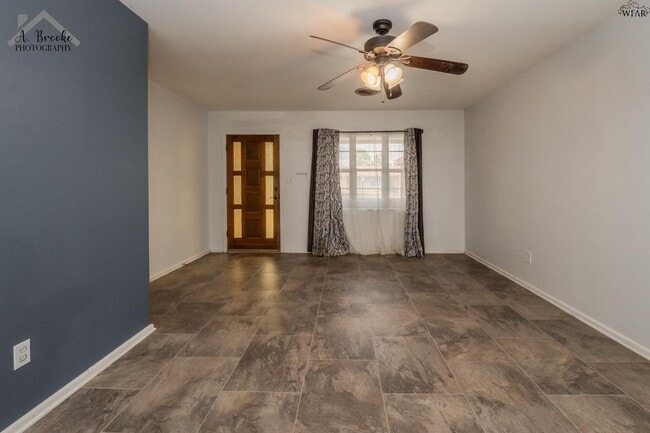 Building Photo - 109 Highland Dr