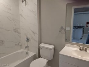 Building Photo - 1406 SE 1st Pl