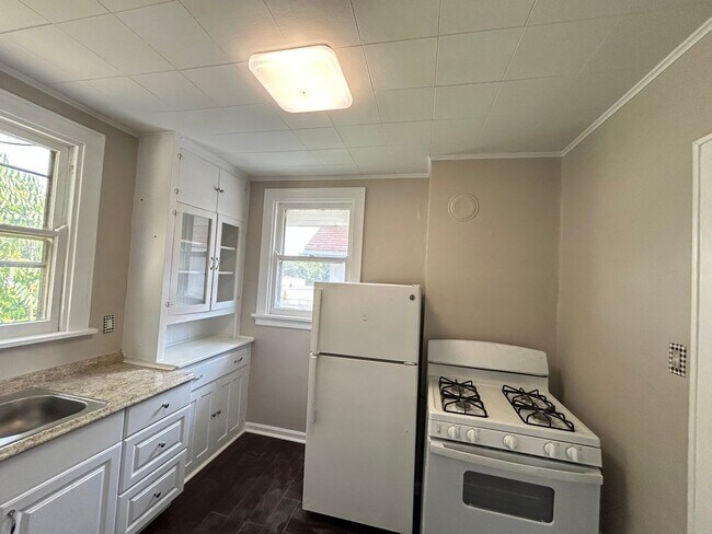 Foto del edificio - 5563 Bosworth Pl