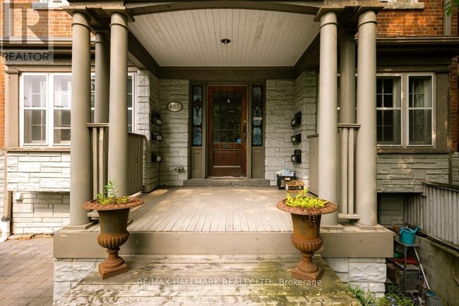 Building Photo - 483 Parkside Dr