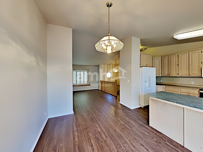 Building Photo - 128 E 350 S
