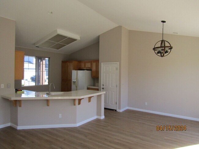 Foto del edificio - Very nice single story 3 bedroom home with...