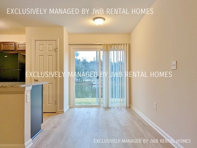 Foto del edificio - 6793 Lake Mist Ln
