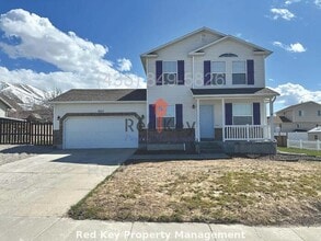 Building Photo - 927 W 700 S