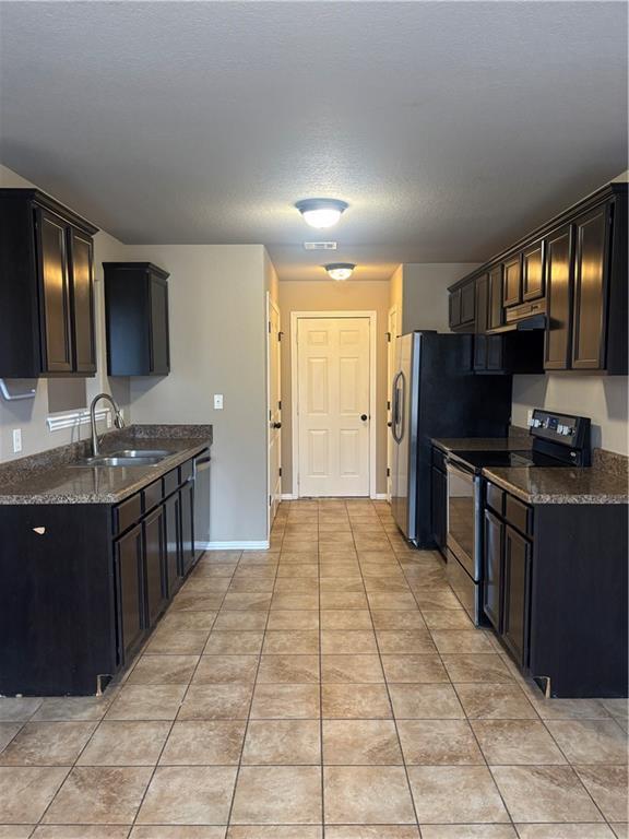 Building Photo - 320 Violet St