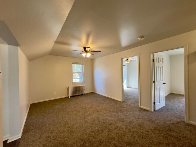 Building Photo - Charming 2 Bedroom/1 Bathroom Home in Edmo...