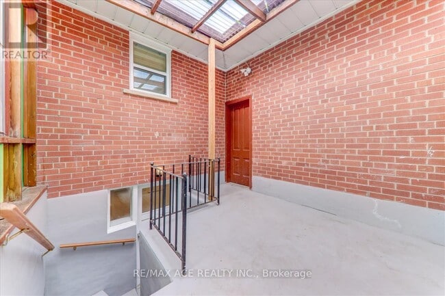 Building Photo - 19 Swanhurst Blvd