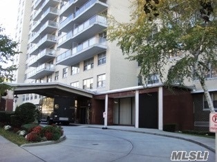 Foto del edificio - 175-20 Wexford Terrace