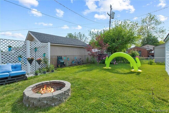 Foto del edificio - Beautiful Home in Dearborn Heights