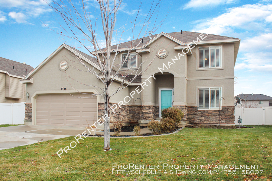 Foto principal - Spacious 4 Bed, 3.5 Bath Clinton Home