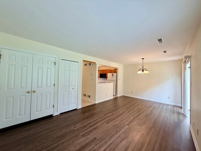 Building Photo - 152 Riders Way