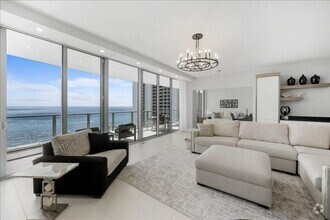 Building Photo - 3100 N Ocean Dr