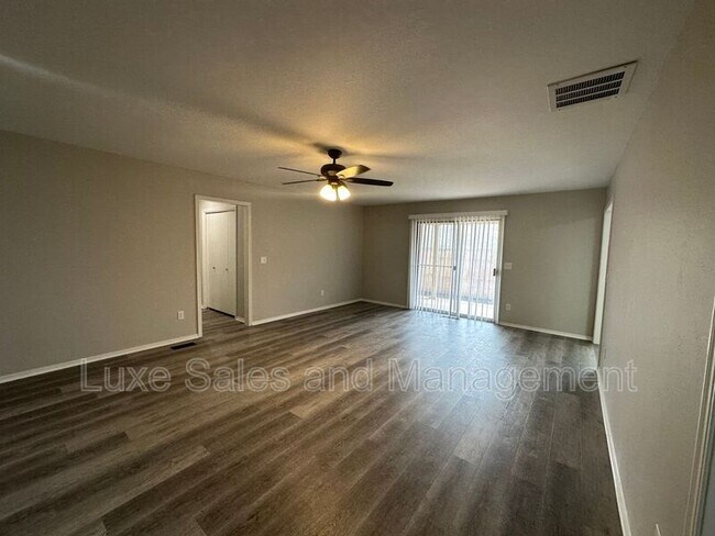 Foto del edificio - 6102 N Ross Ave