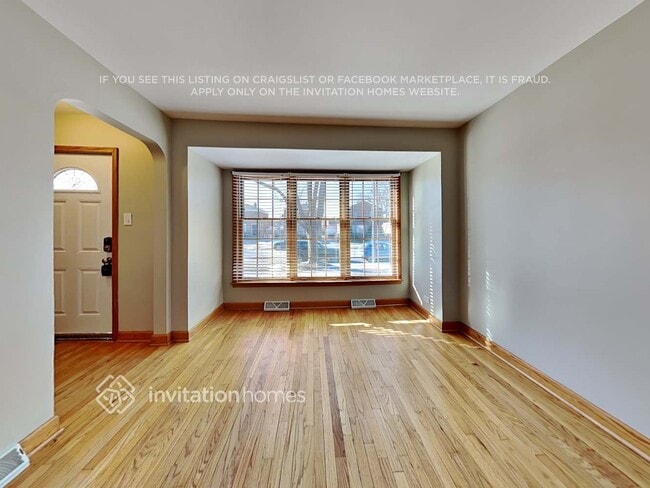 Foto del edificio - 9131 S Sacramento Ave