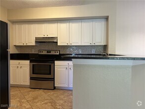 Building Photo - 8285 Ibis Club Dr