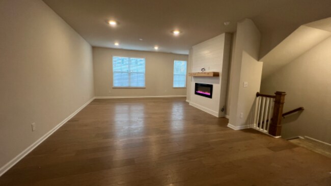Building Photo - 10009 Hemingway Pl