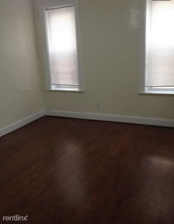 Building Photo - 2 br, 1 bath Apartment - 37 Lott Ave 1 Unit 1