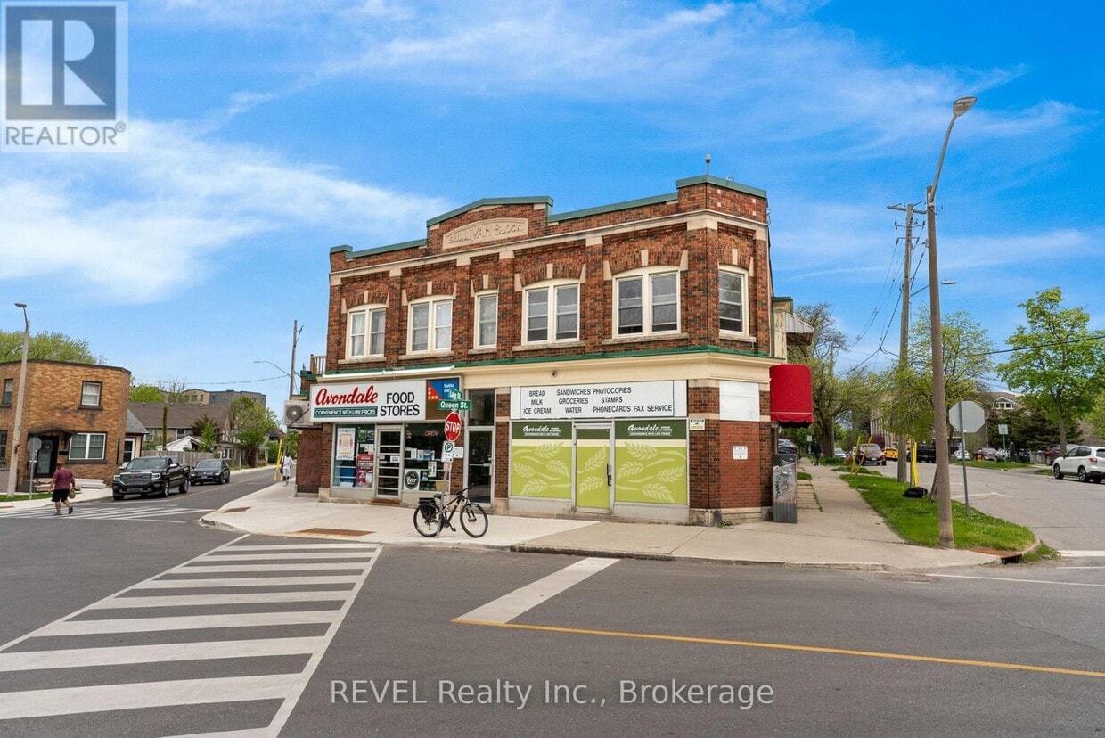 Primary Photo - 74 Queen St