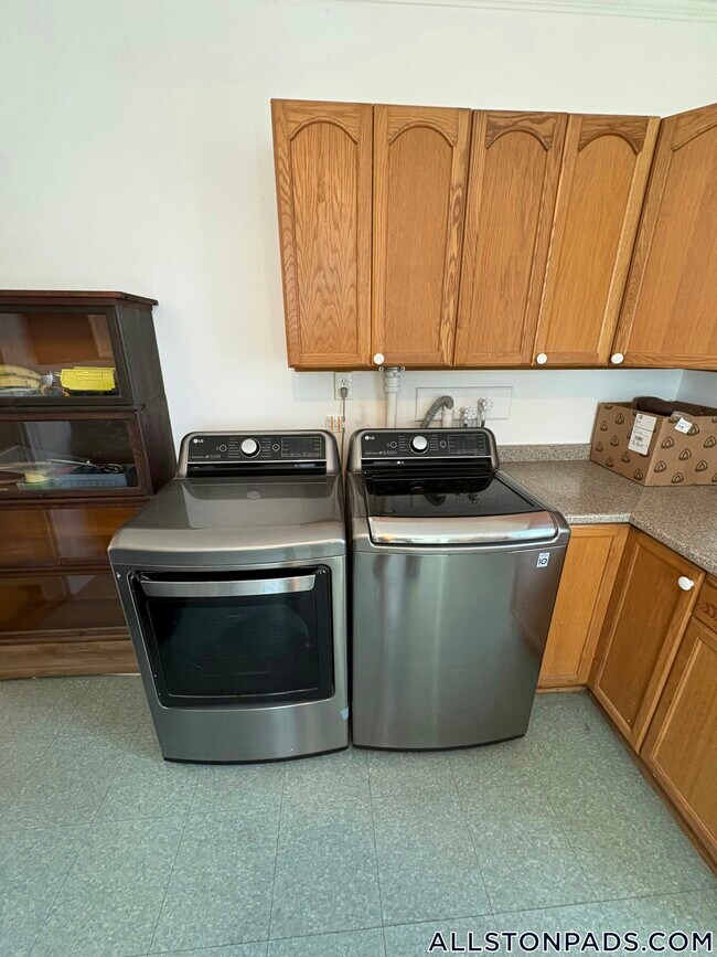 Foto del edificio - 45 N Beacon St