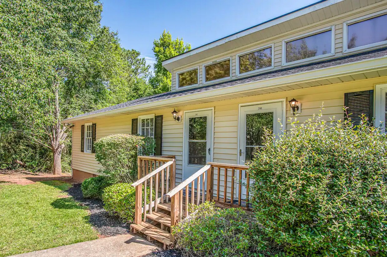 Foto principal - 292 Timothy Rd