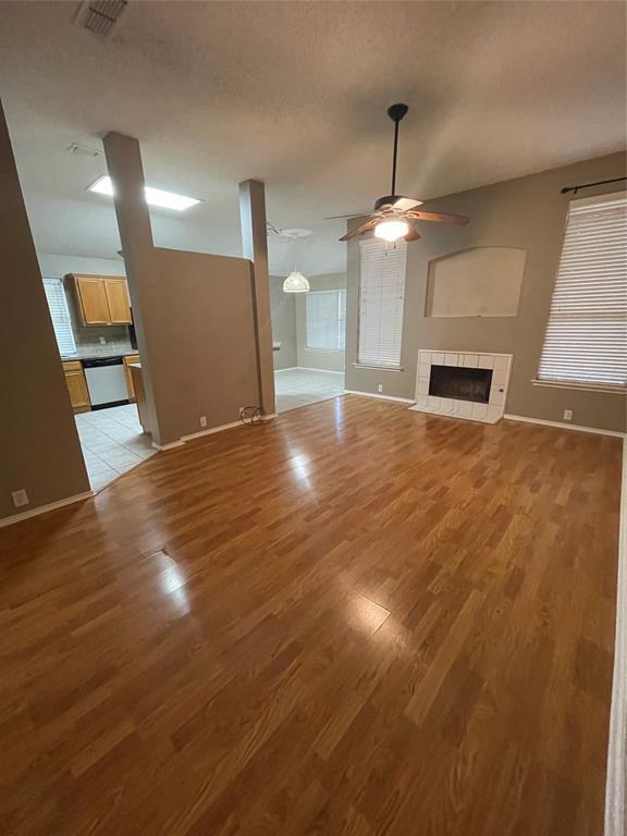 Building Photo - 739 Thousand Oaks Dr