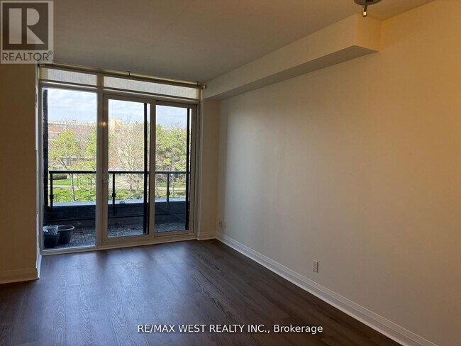 Photo du bâtiment - 1 Valhalla Inn Rd