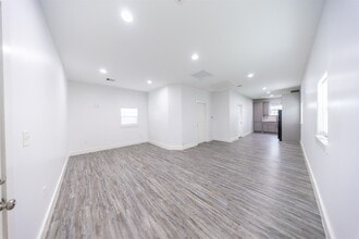 Building Photo - 12460 Maricopa Ln