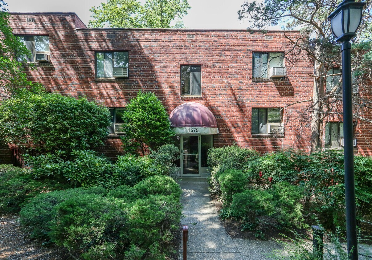 1575 N Colonial Ter Unit 304, Arlington, VA 22209 Condo for Rent in
