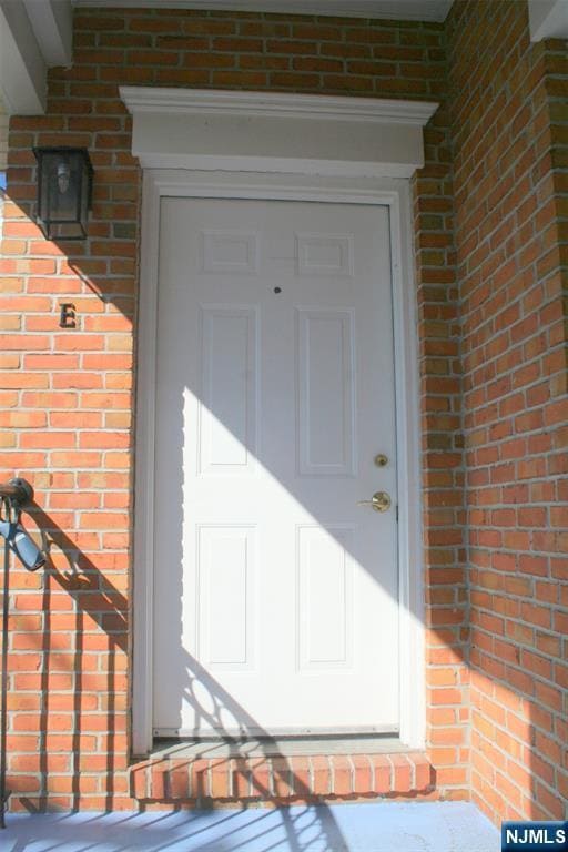 Building Photo - 16 N Maple Ave