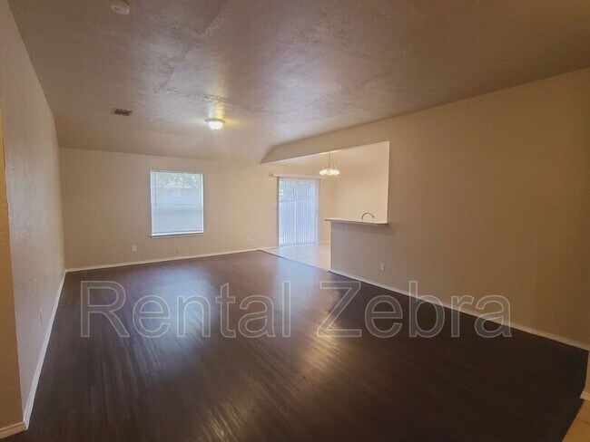 Building Photo - 3140 Ronay Dr