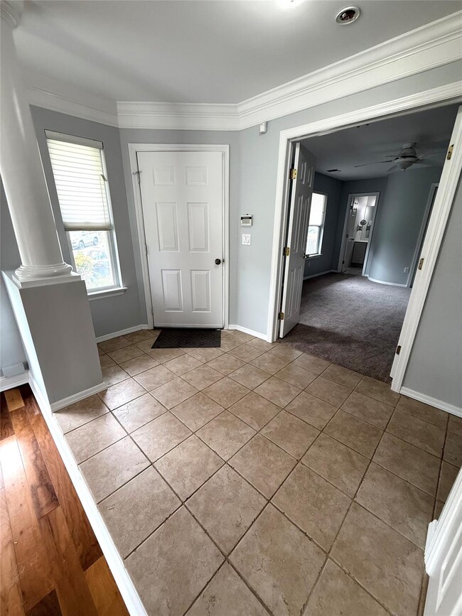 Building Photo - 3001 Willow Pond Dr