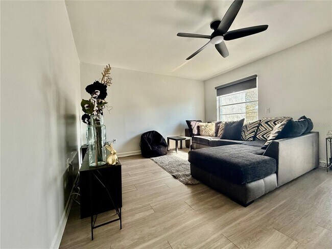 Building Photo - 2507 N Alafaya Trail