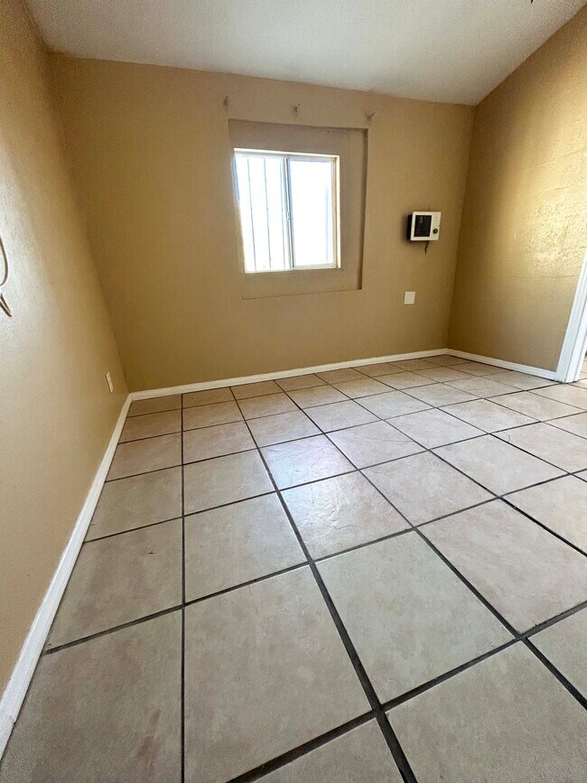 Foto del edificio - 1132 Laurel Ave