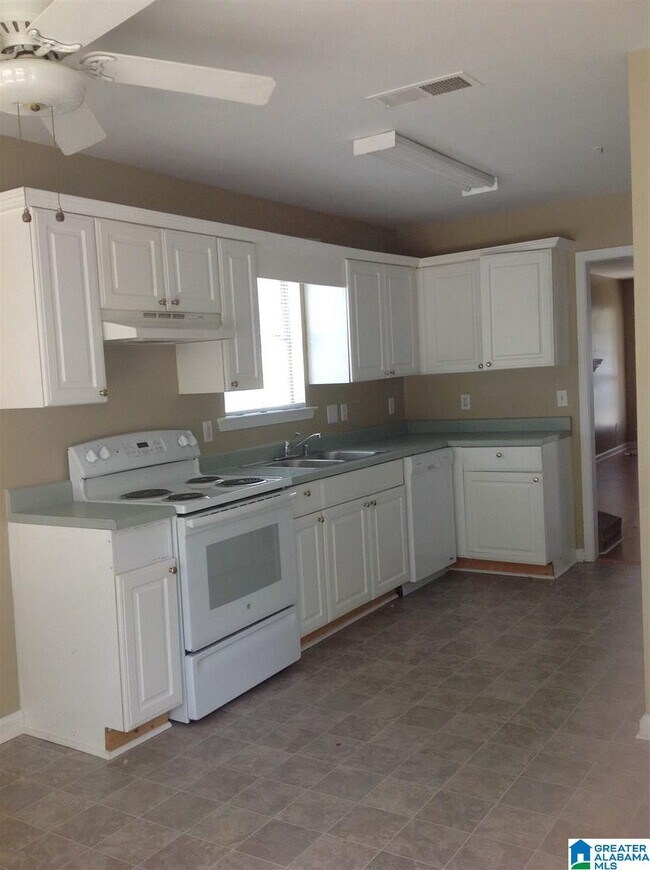 Foto del edificio - 200 Willow Point Cir