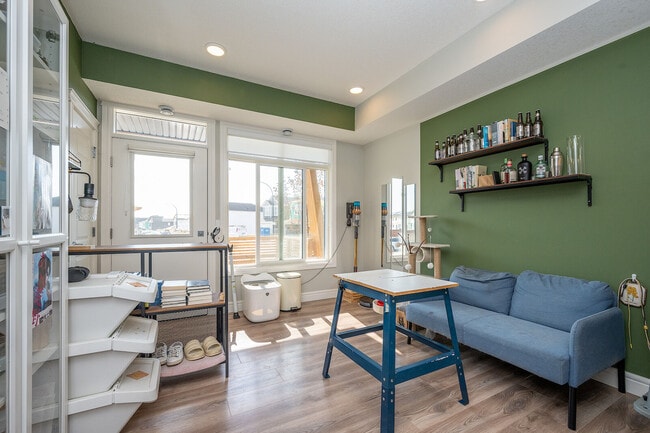 Building Photo - 282 Seton Passage SE