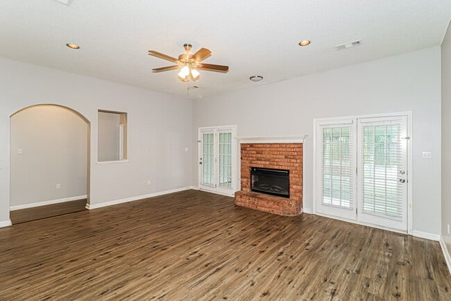 Building Photo - 3742 Dalron Dr