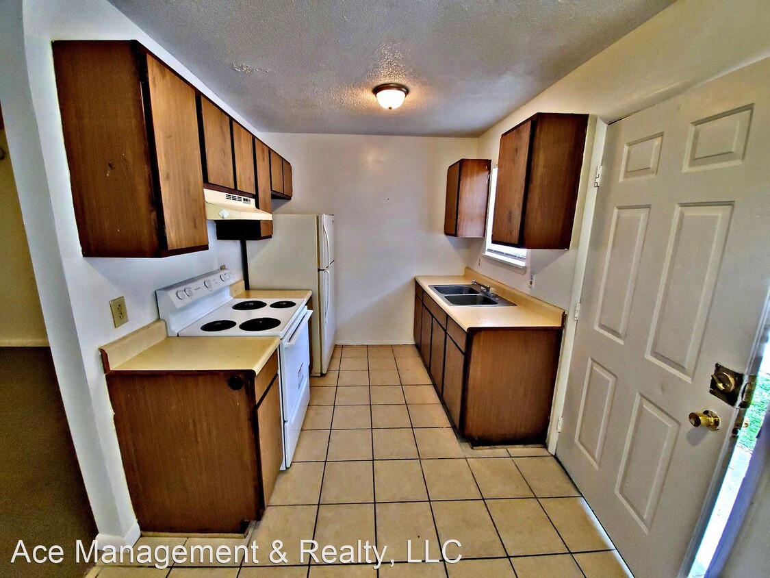 Building Photo - 4200 Penny St SW