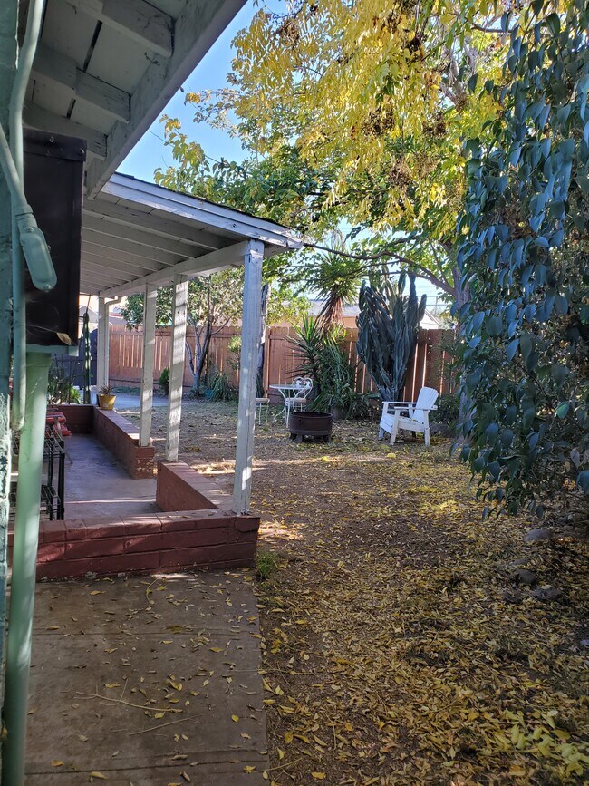 Foto del edificio - 659 S Sunshine Ave