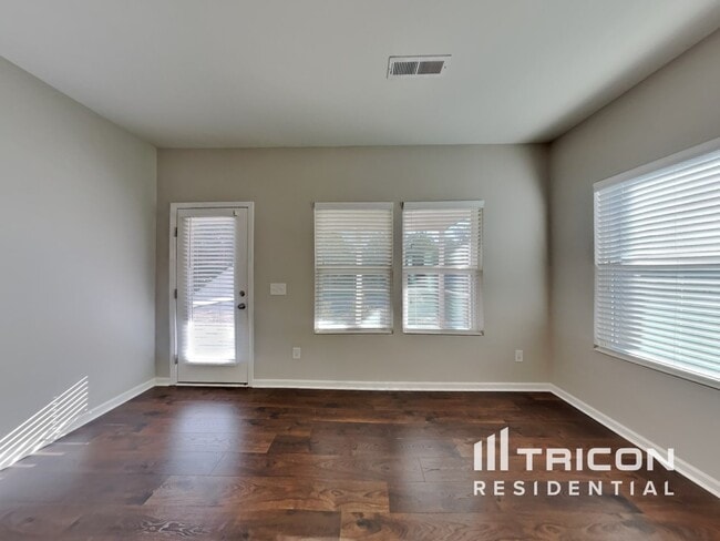 Building Photo - 1064 Bitting Hall Cir