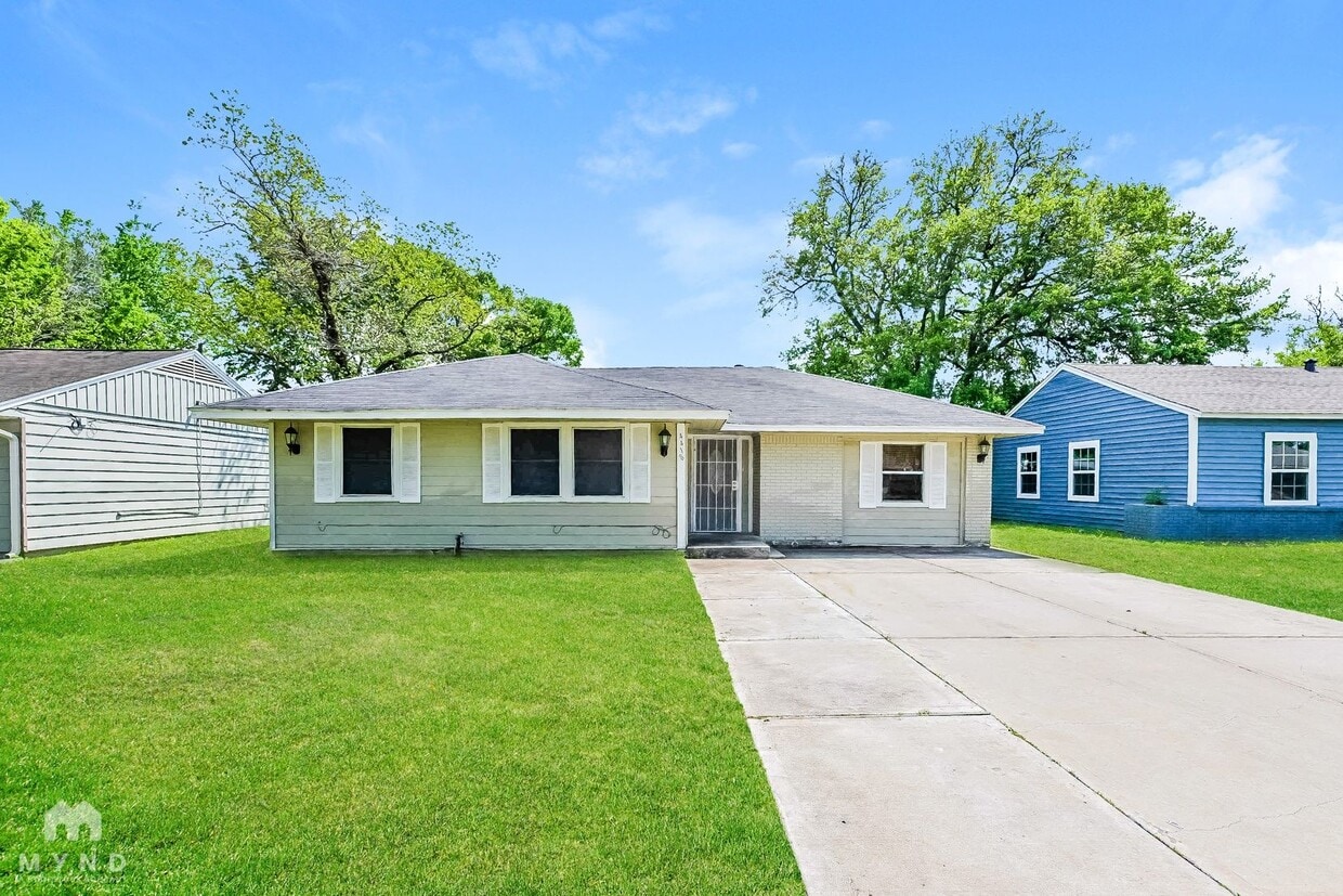 Primary Photo - 4418 Tareyton Ln