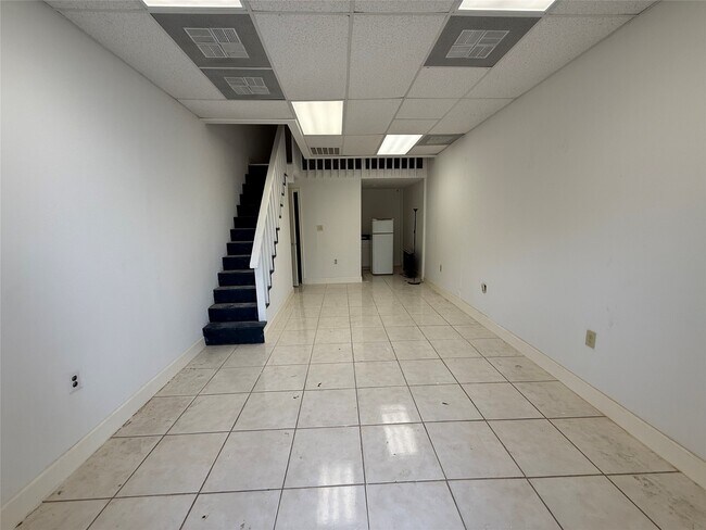 Building Photo - 5914 Cullen Blvd